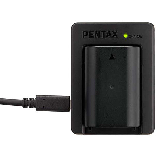 Cargador Pentax D-BC177 Travel - vista frontal