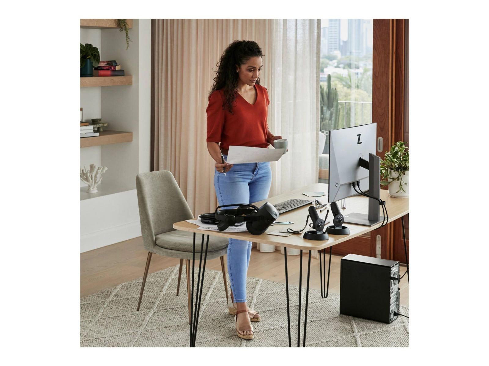 Computador de Escritorio Lenovo ThinkCentre M90t Gen 5 12V2, Intel Core i7 I7-14700 20 Núcleos, 16GB DDR5, SSD - vista 5