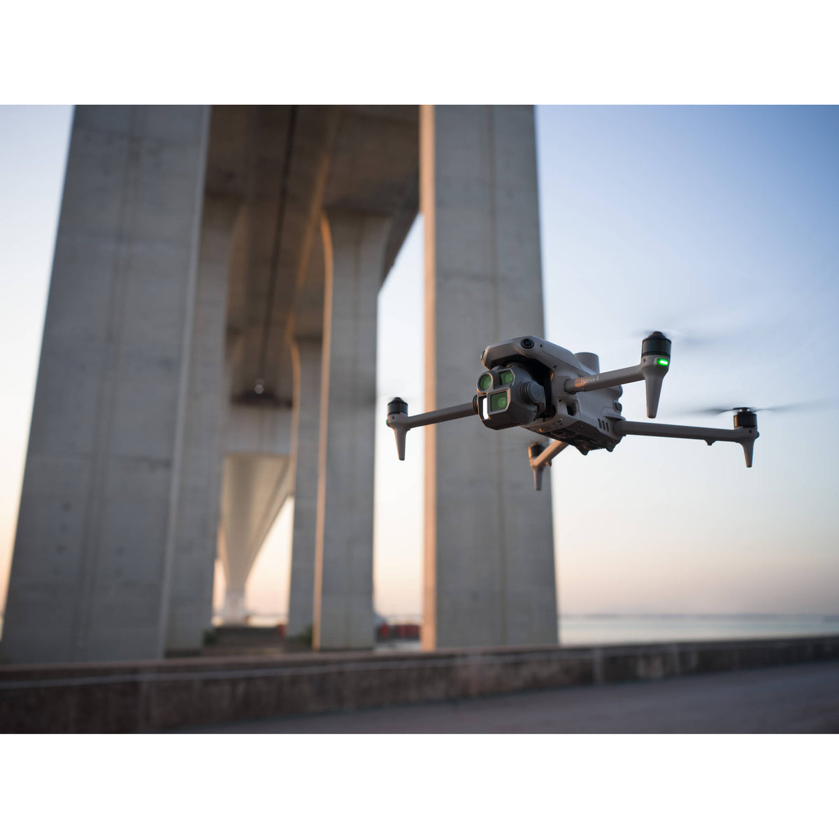 Dron DJI Matrice 4T Industrial con Cámara Térmica