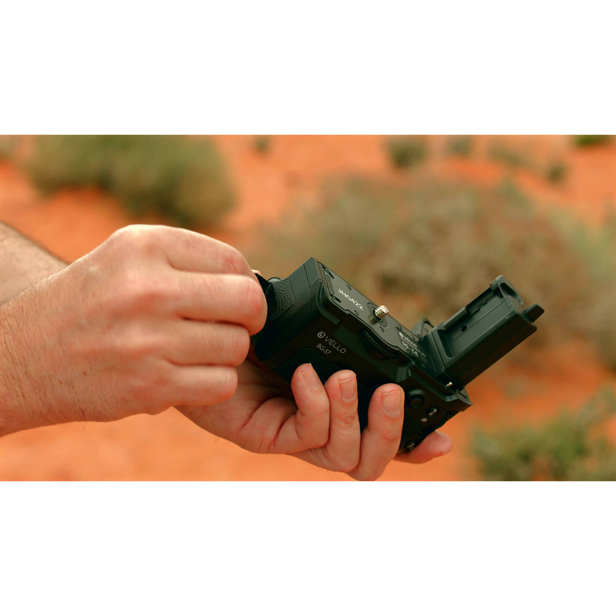 Empuñadura Vello BG-S4-C para Sony a6100/a6300/a6400 - en uso