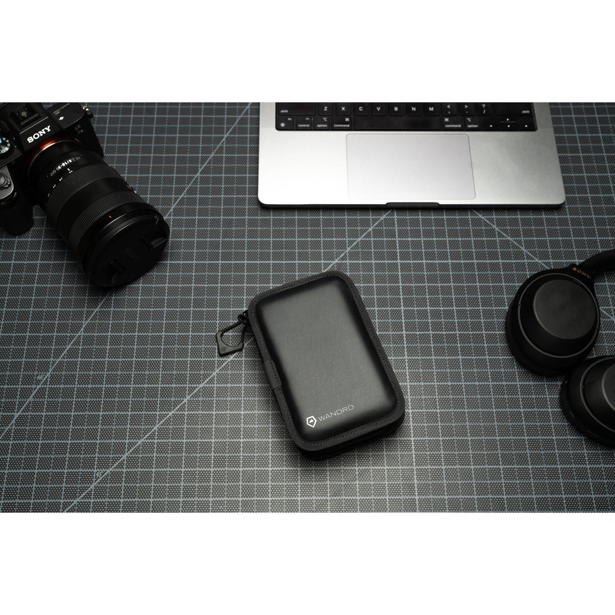 Estuche para Tarjetas WANDRD (Negro) - contenido de la caja