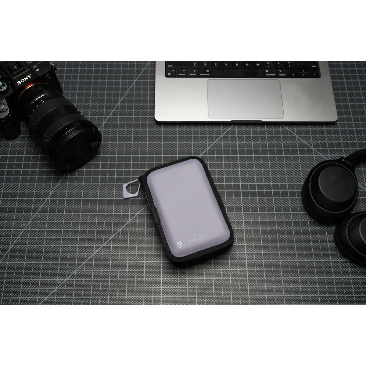 Estuche para Tarjetas WANDRD (Uyuni Purple) - contenido de la caja
