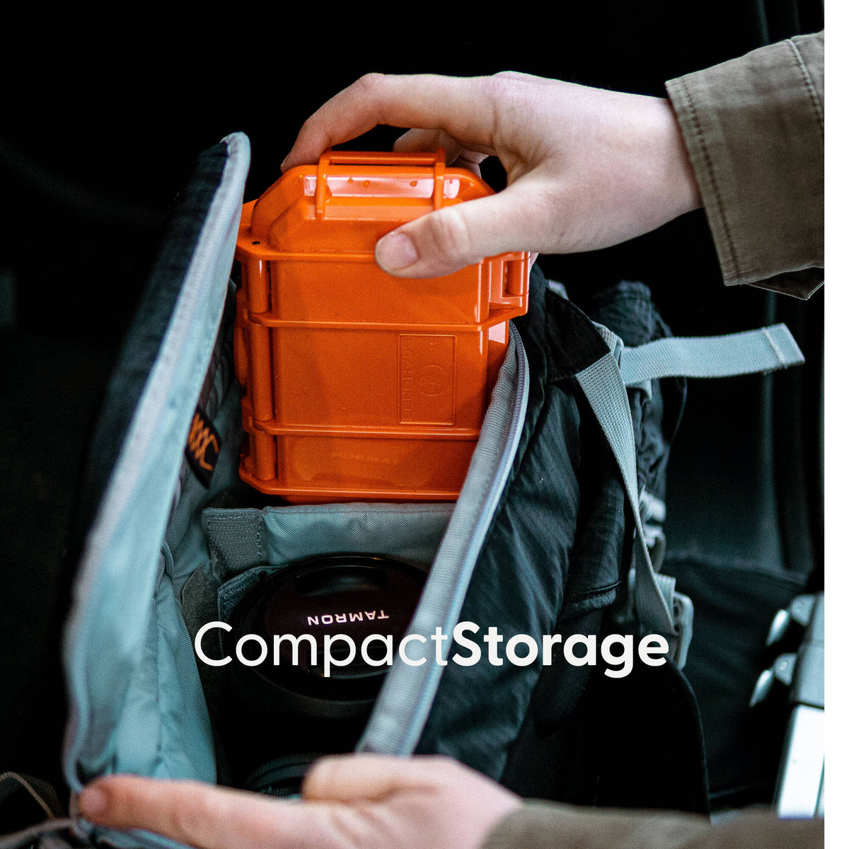 Estuche Rígido Evergreen Cases Tech con Rubber Liner (Naranja, Chico) - en uso