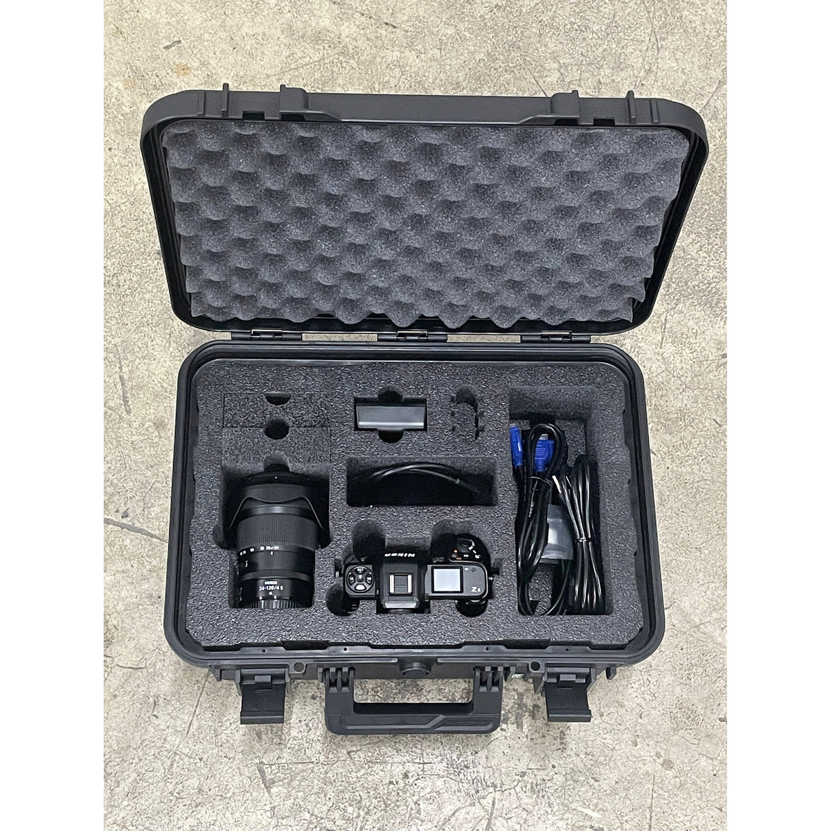 Estuche Rígido MyCaseBuilder EKO60D y Custom espuma para Nikon Z8 24/120 Lens Kit - vista frontal