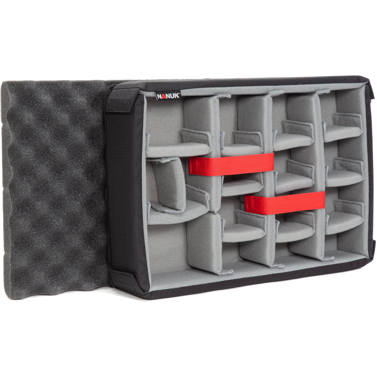 Estuche Rígido Nanuk 923 Pro Photo Kit (Graphite, 16.7L) - en uso