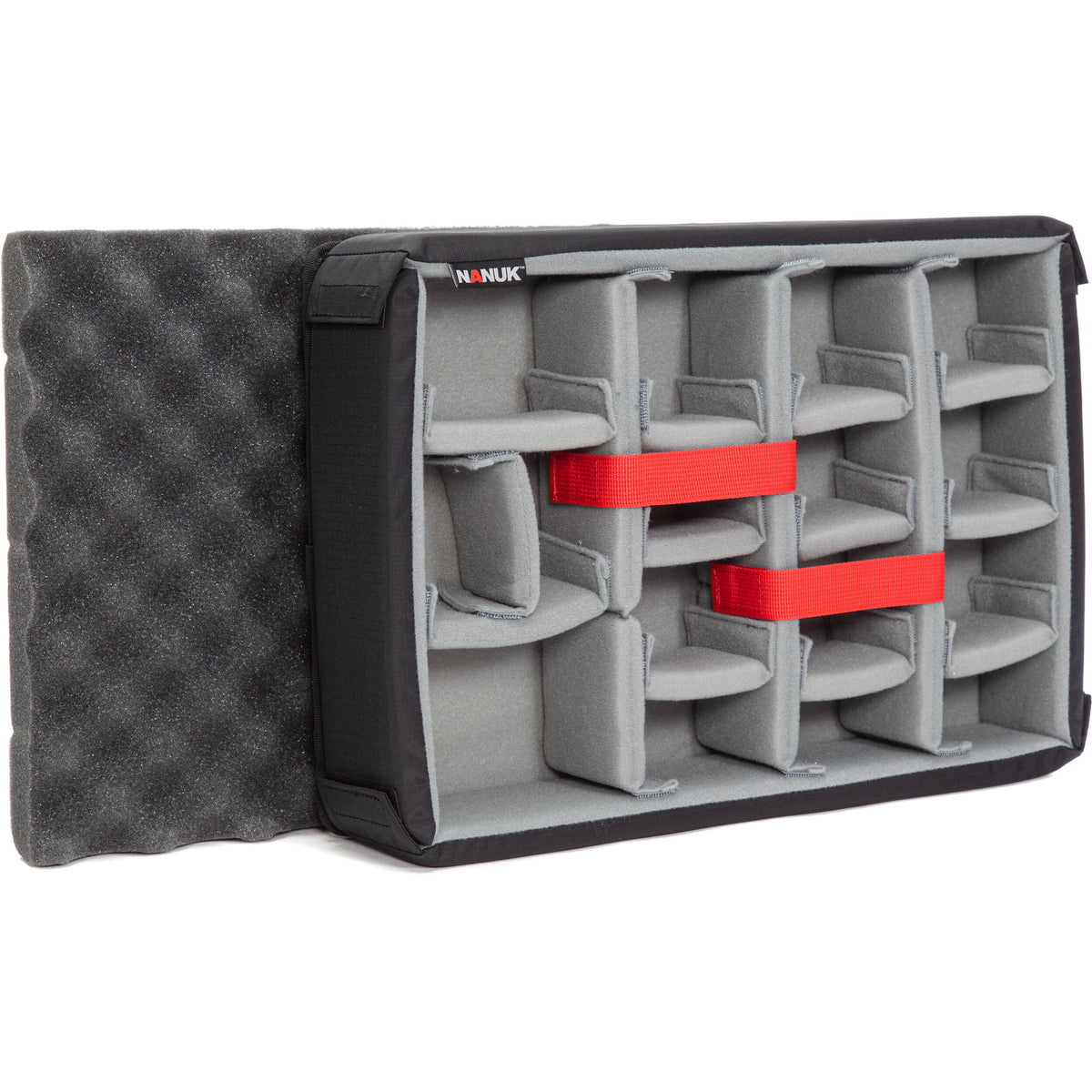 Estuche Rígido Nanuk 923 Pro Photo Kit (Plateado, 16.7L) - en uso