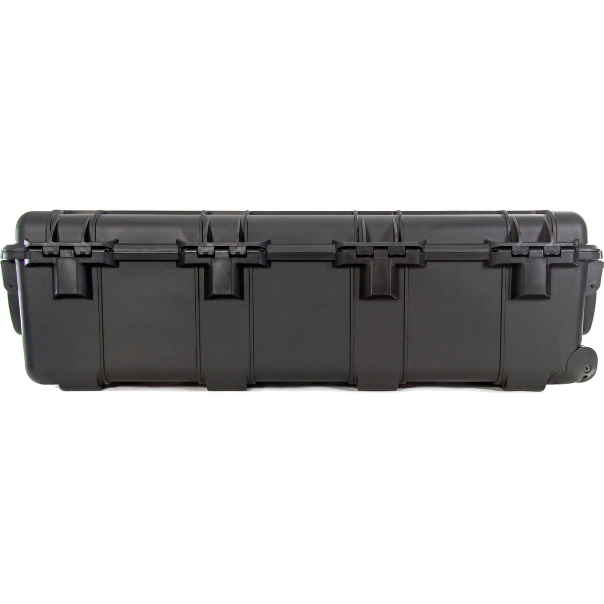 Estuche Rígido Nanuk 988 con ruedas con divisores acolchados (Negro, 116.5L) - en uso