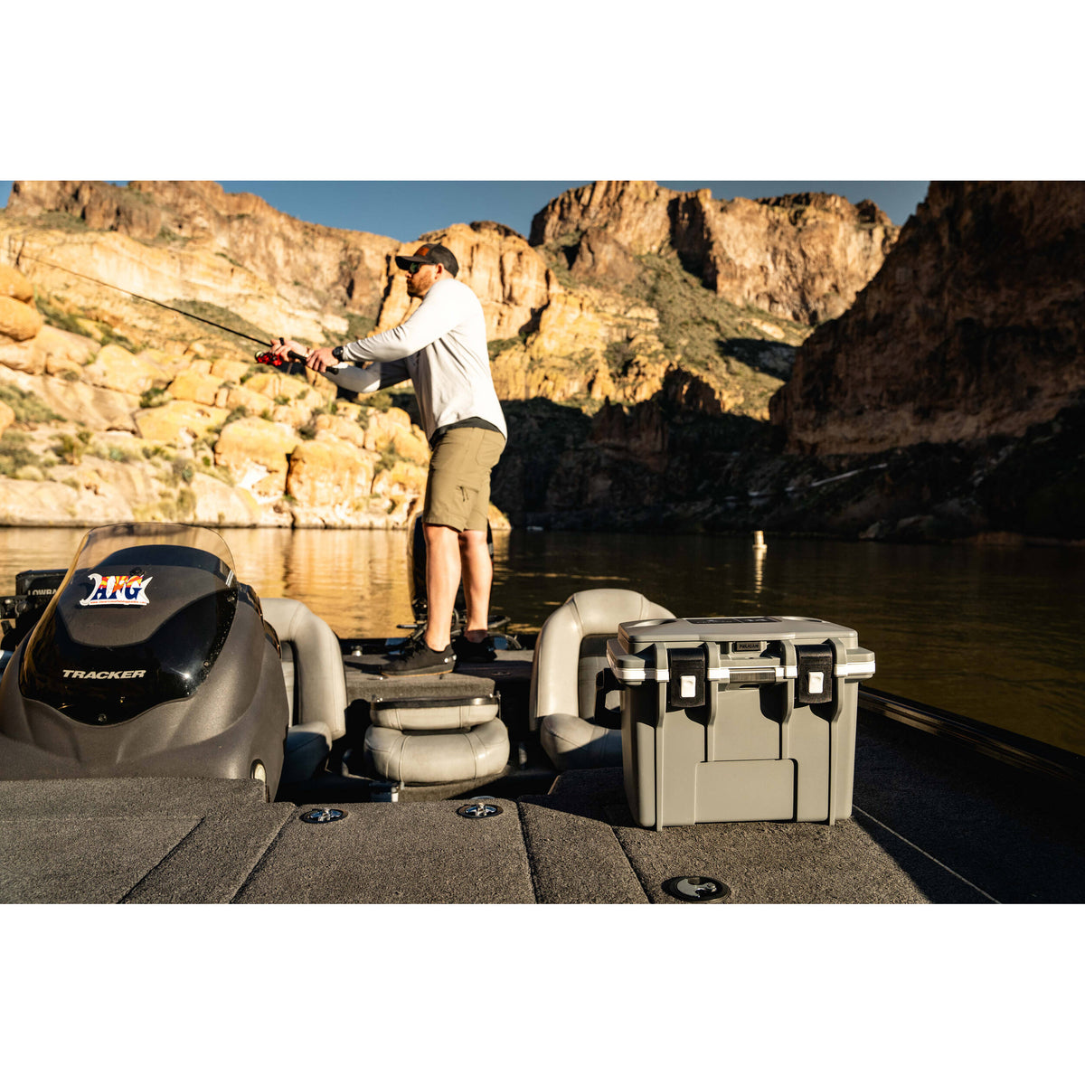 Estuche Rígido Pelican 14QT Personal Cooler (Midnight Azul / Blanco) - contenido de la caja