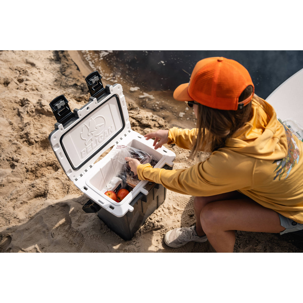 Estuche Rígido Pelican 20QT Elite Cooler (Cement Blanco) - contenido de la caja