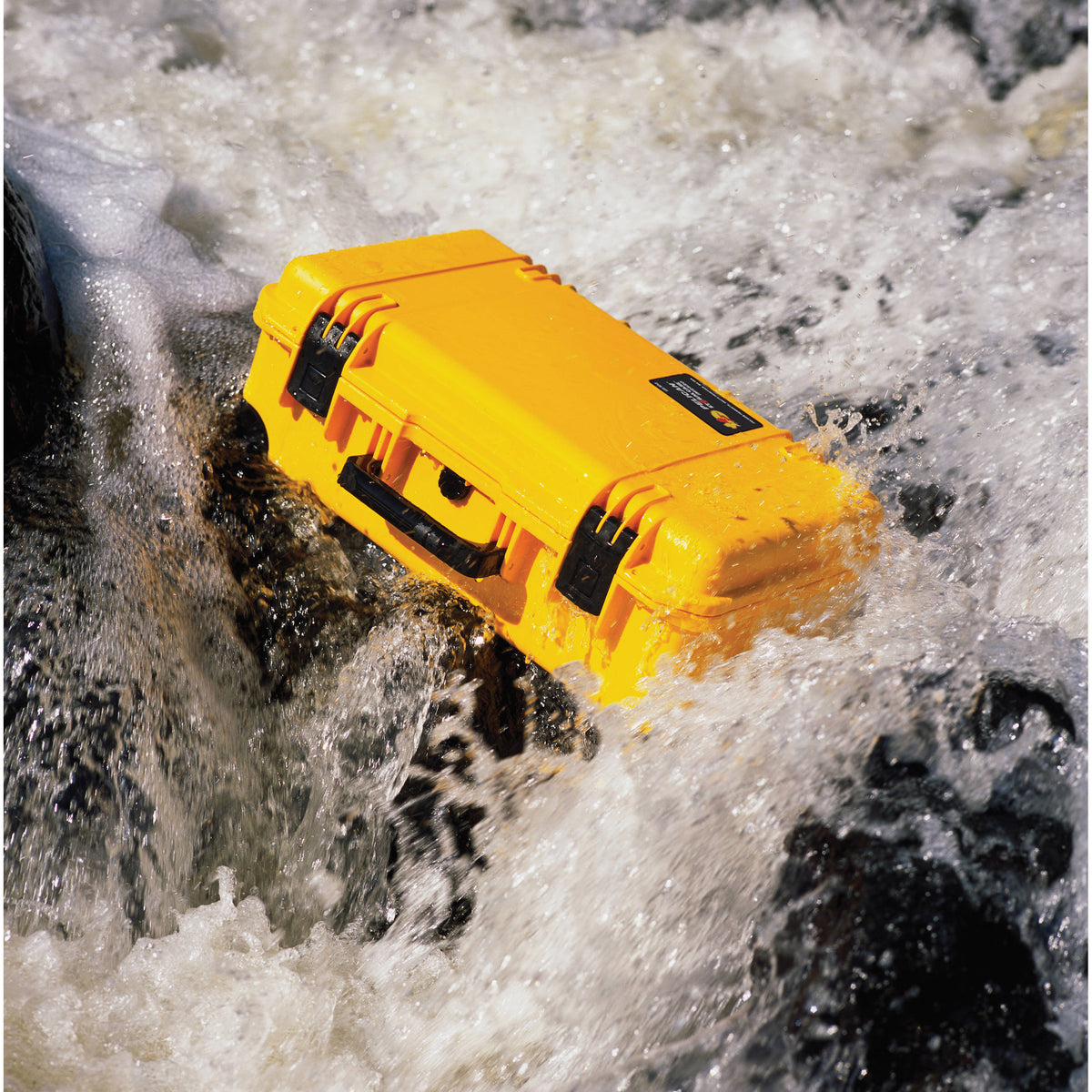 Estuche Rígido Pelican iM2500 Storm Trak sin interior (Amarillo) - vista trasera