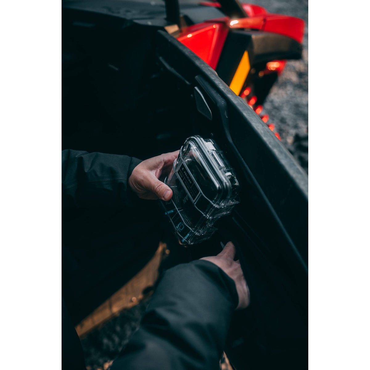 Estuche Rígido Pelican M50 Waterproof Hard Micro (Negro) - detalle