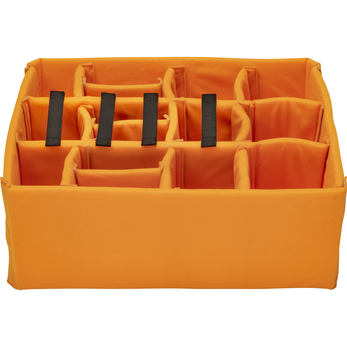 Estuche Rígido Pelican Vault V600 con divisores acolchados (Negro, 55.5L) - en uso