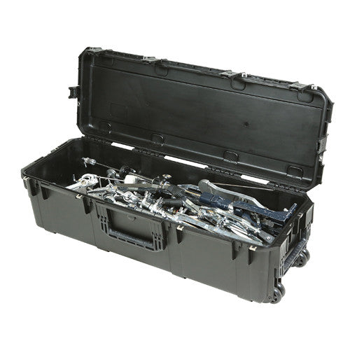 Estuche Rígido SKB 3i-Series 4213-12 con ruedas Waterproof utilitario (sin interior) - puertos y conexiones