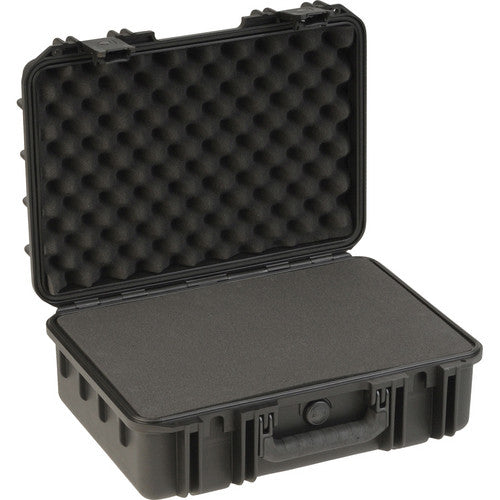 Estuche Rígido SKB Military-Standard Waterproof 6 (W/ espuma cortada en cubos) - en uso