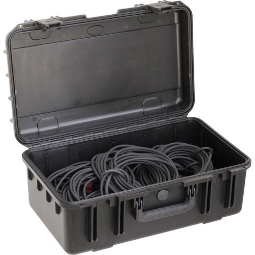 Estuche Rígido SKB Military-Standard Waterproof 8" profundo (sin interior) - en uso