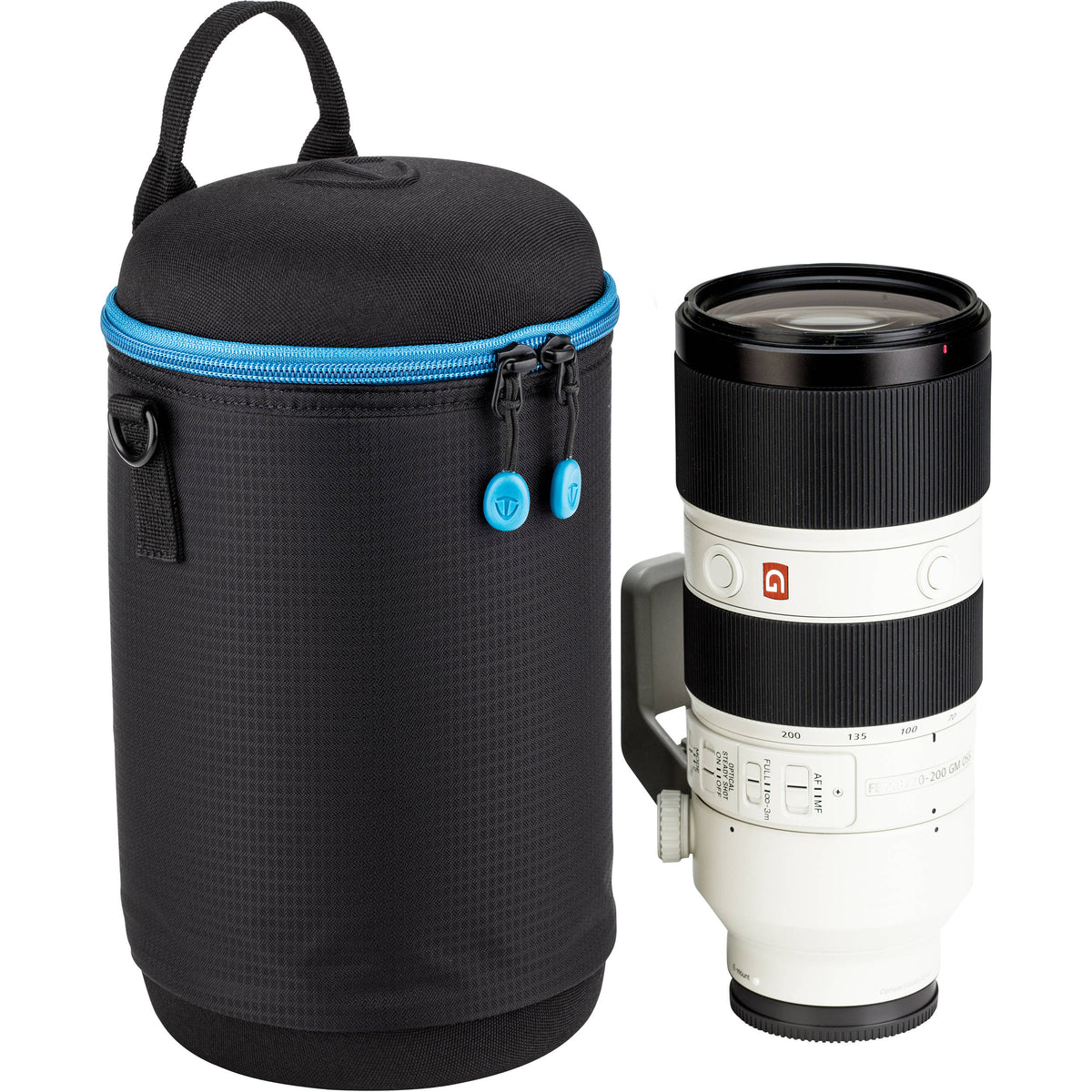 Funda para Lente Tenba blanda Molded EVA Capsule con Extra Padding (Negro, 9 x 4.8") - en uso
