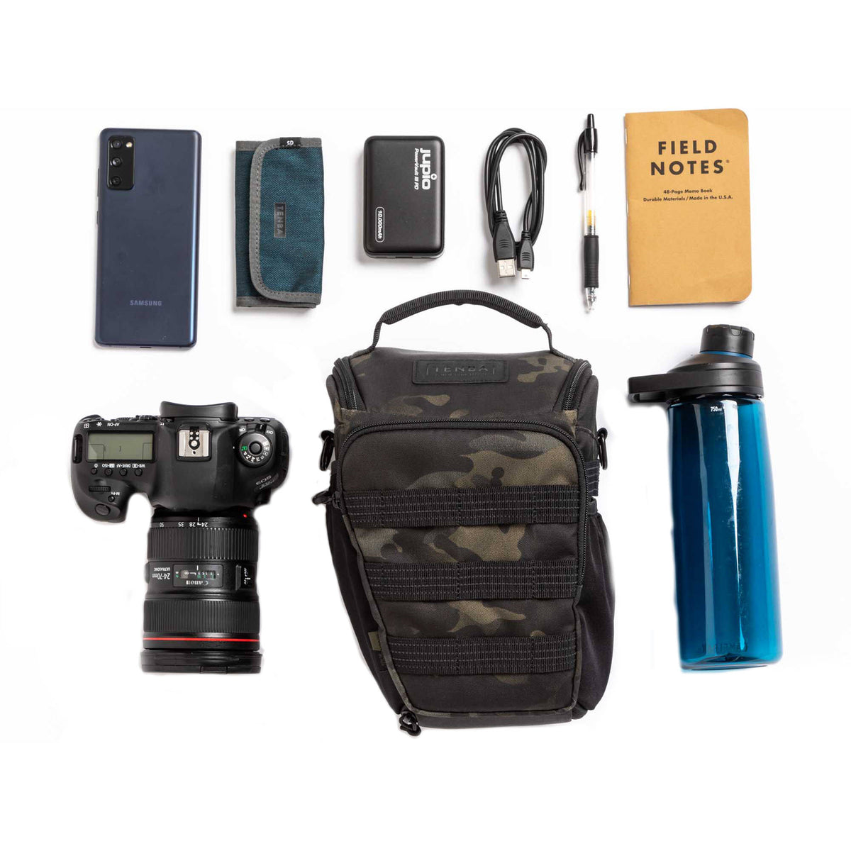 Holster Tenba Axis V2 Top-Loading Bag (Multicam Negro, 4L) - en uso