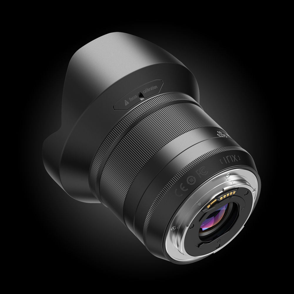 Lente IRIX 11mm f/4 Blackstone - puertos y conexiones