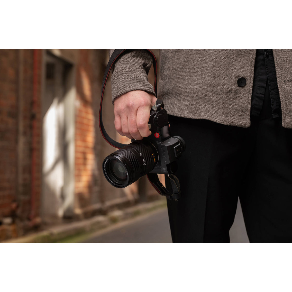 Lente Leica Vario-Elmarit-SL 28-70mm f/2.8 ASPH. - contenido de la caja