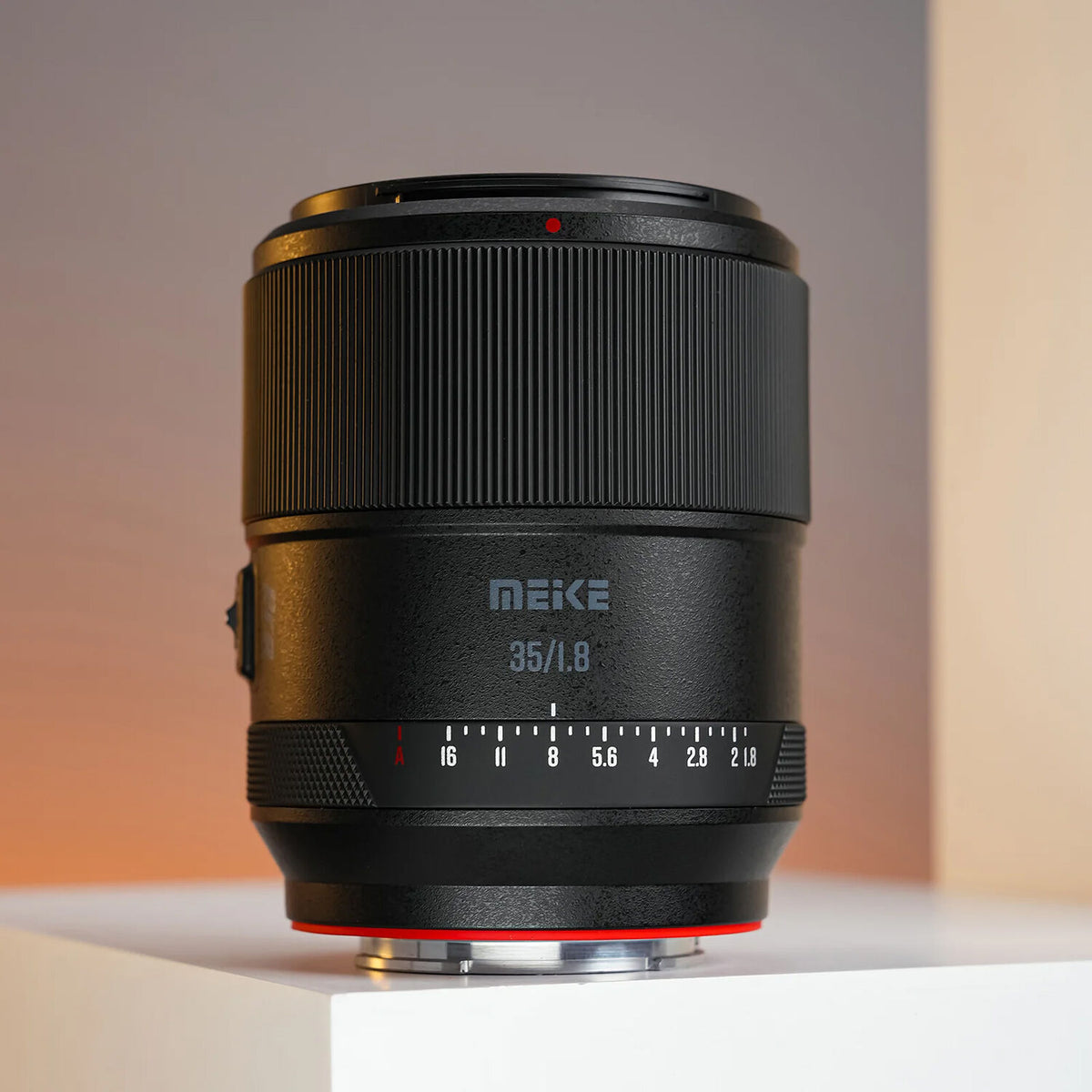 Lente Meike 35mm f/1.8 Pro AF - en uso