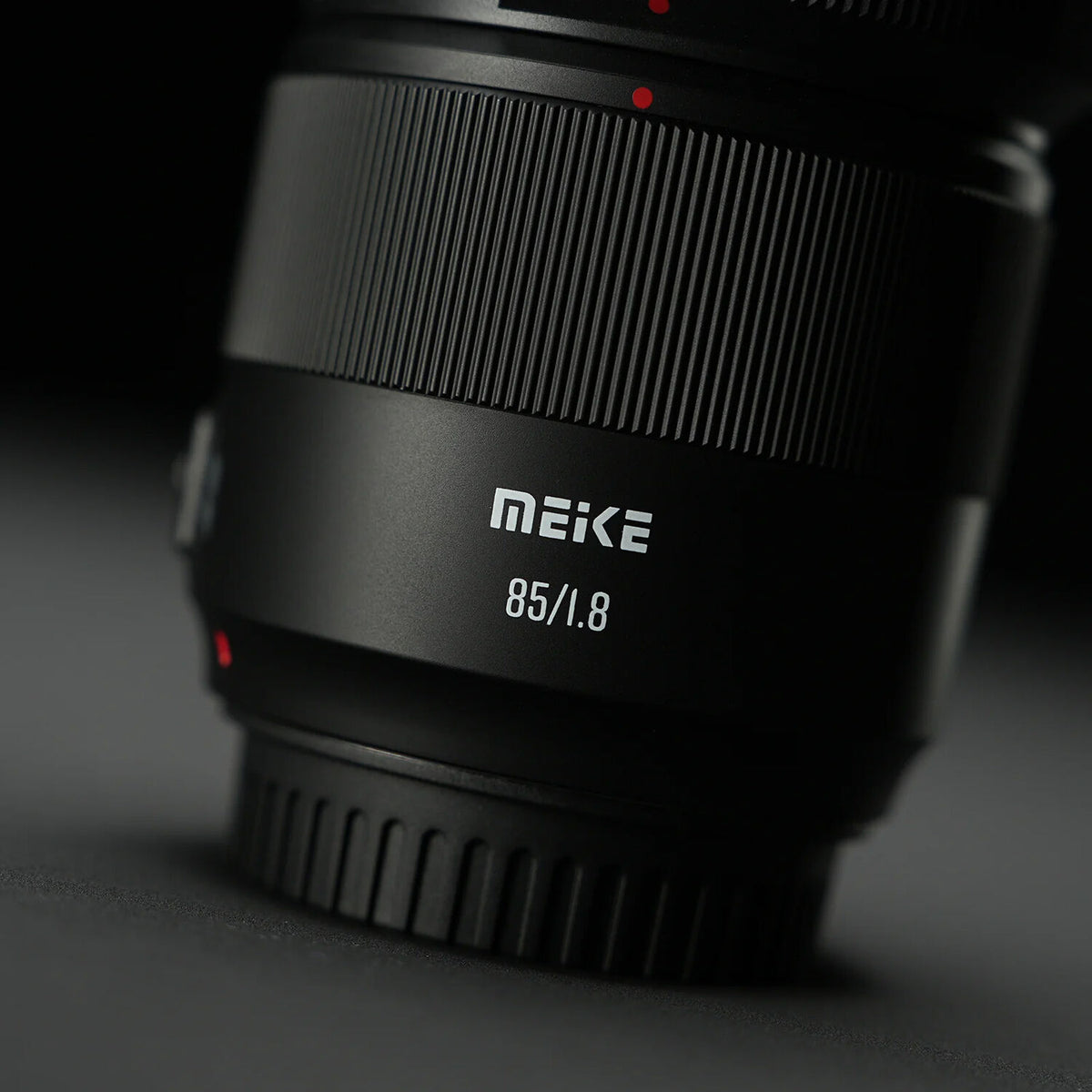 Lente Meike 85mm f/1.8 SE Mark II - contenido de la caja