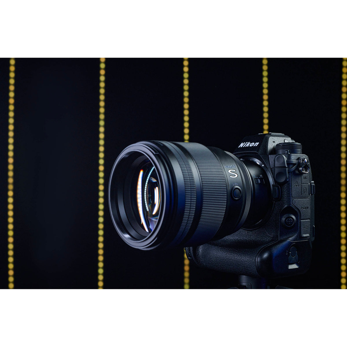 Lente Nikon NIKKOR Z 85mm f/1.2 S - contenido de la caja