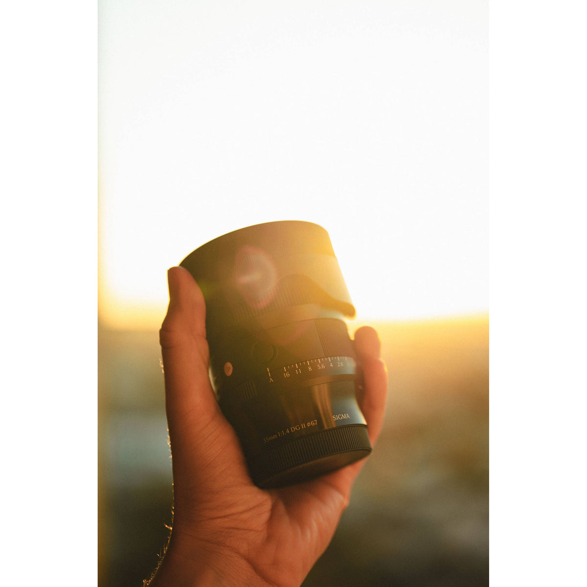 Lente Sigma 35mm f/1.4 DG II Art - contenido de la caja