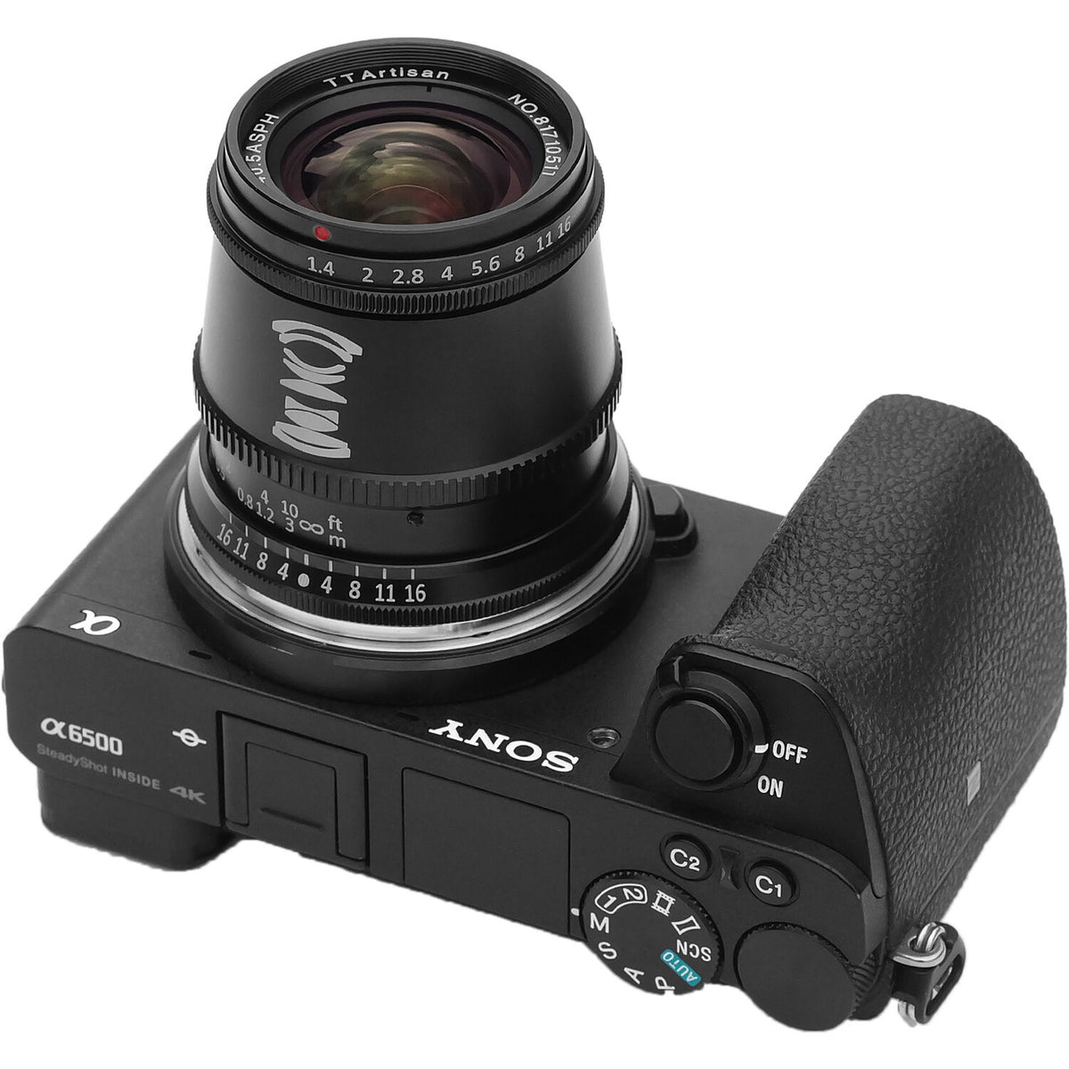 Lente TTArtisan 17mm f/1.4 (Negro) - contenido de la caja