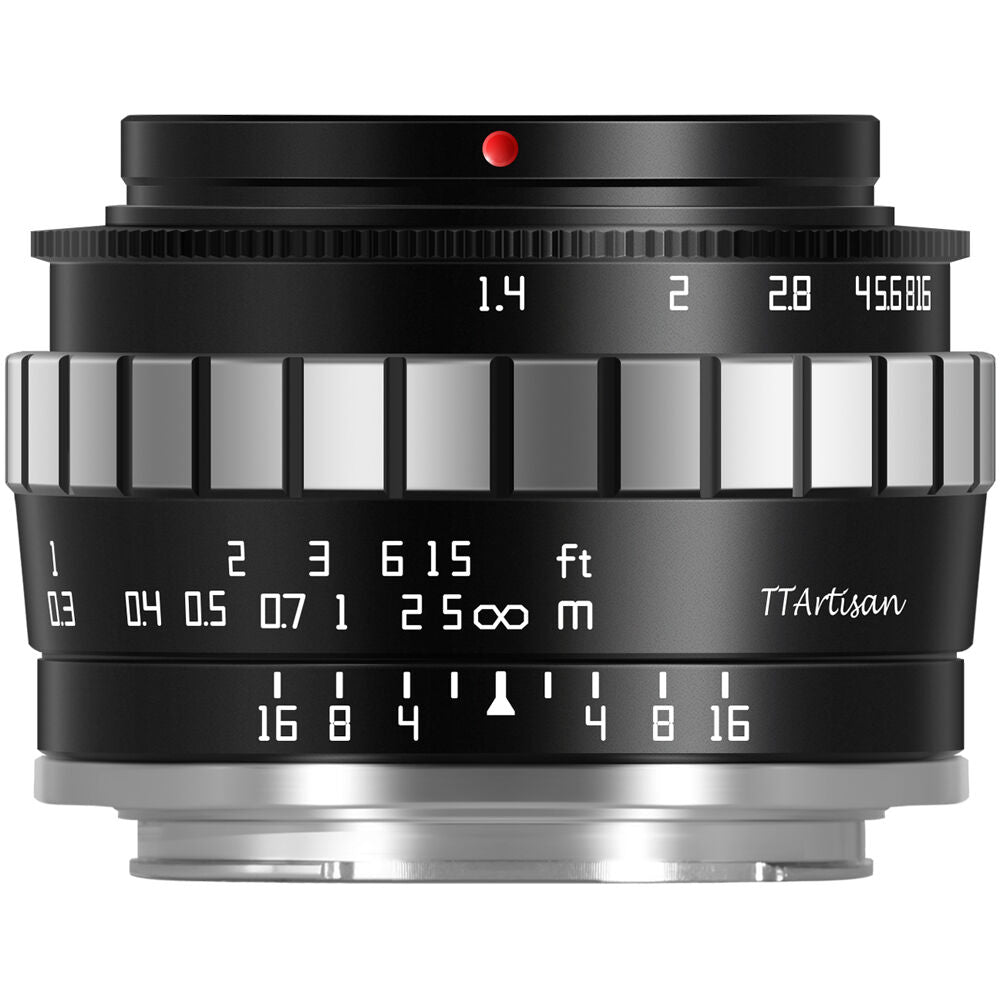 Lente TTArtisan 23mm f/1.4 (Negro & Plateado) - en uso