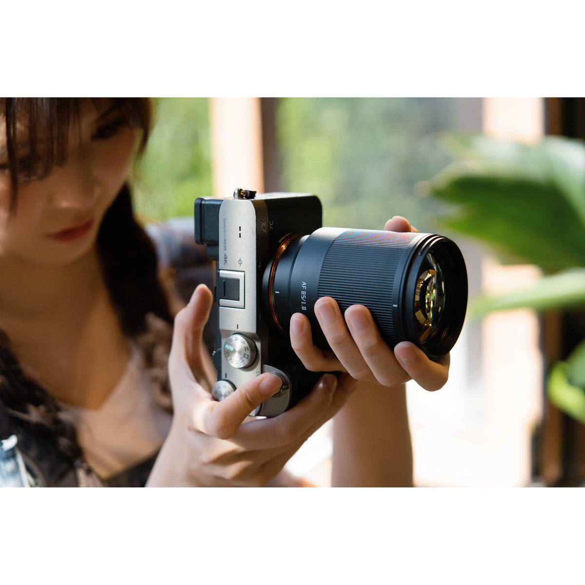 Lente TTArtisan AF 85mm f/1.8 Neo - contenido de la caja