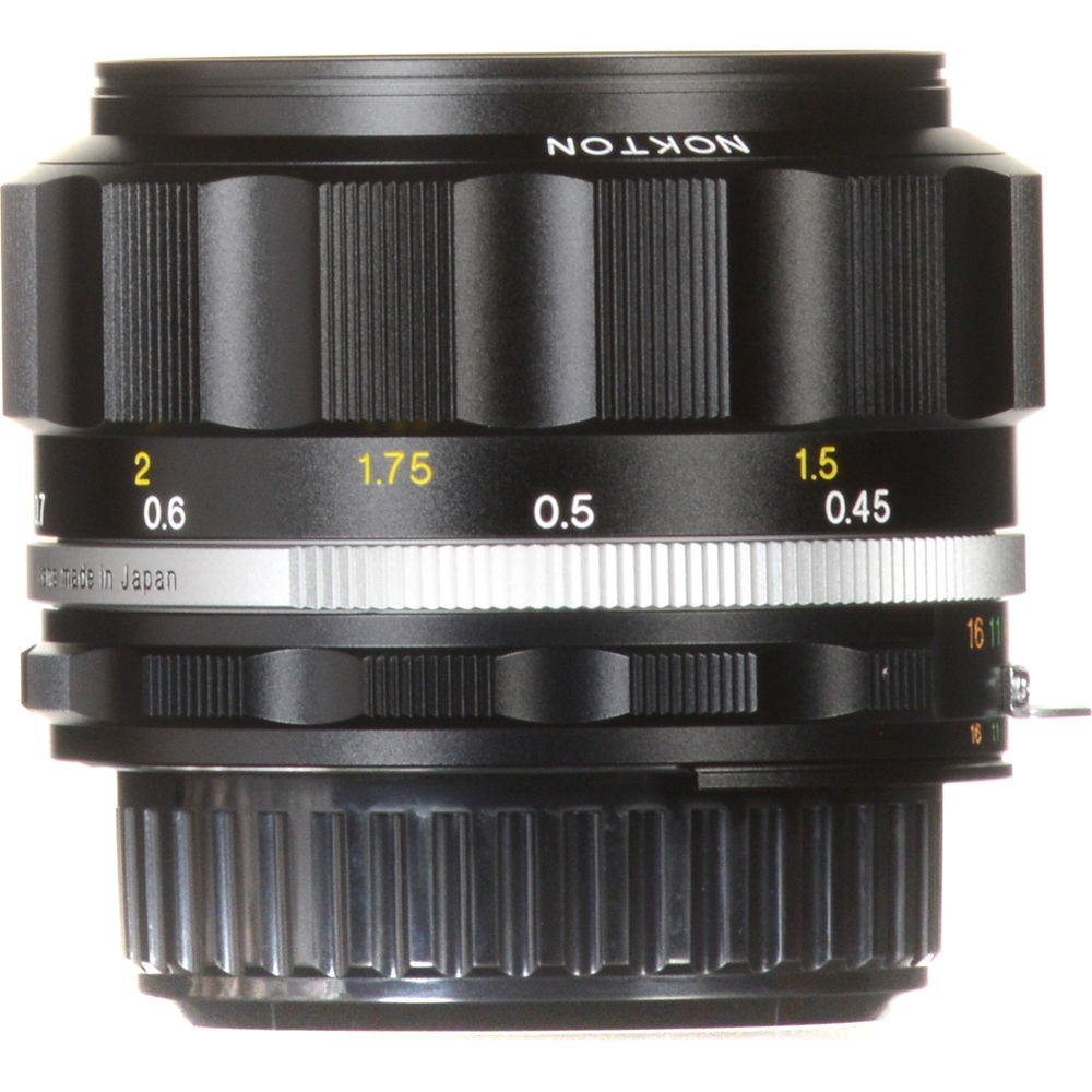 Lente Voigtlander Nokton 58mm f/1.4 SL II S (Negro) - vista lateral