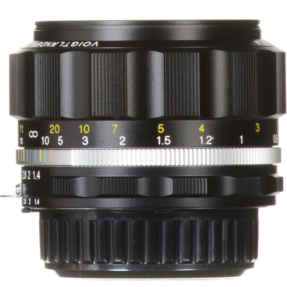 Lente Voigtlander Nokton 58mm f/1.4 SL II S (Negro) - detalle