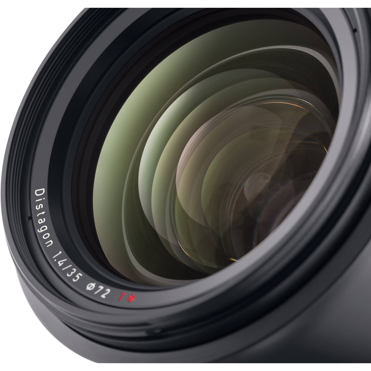 Lente Zeiss Milvus 35mm f/1.4 ZE - detalle