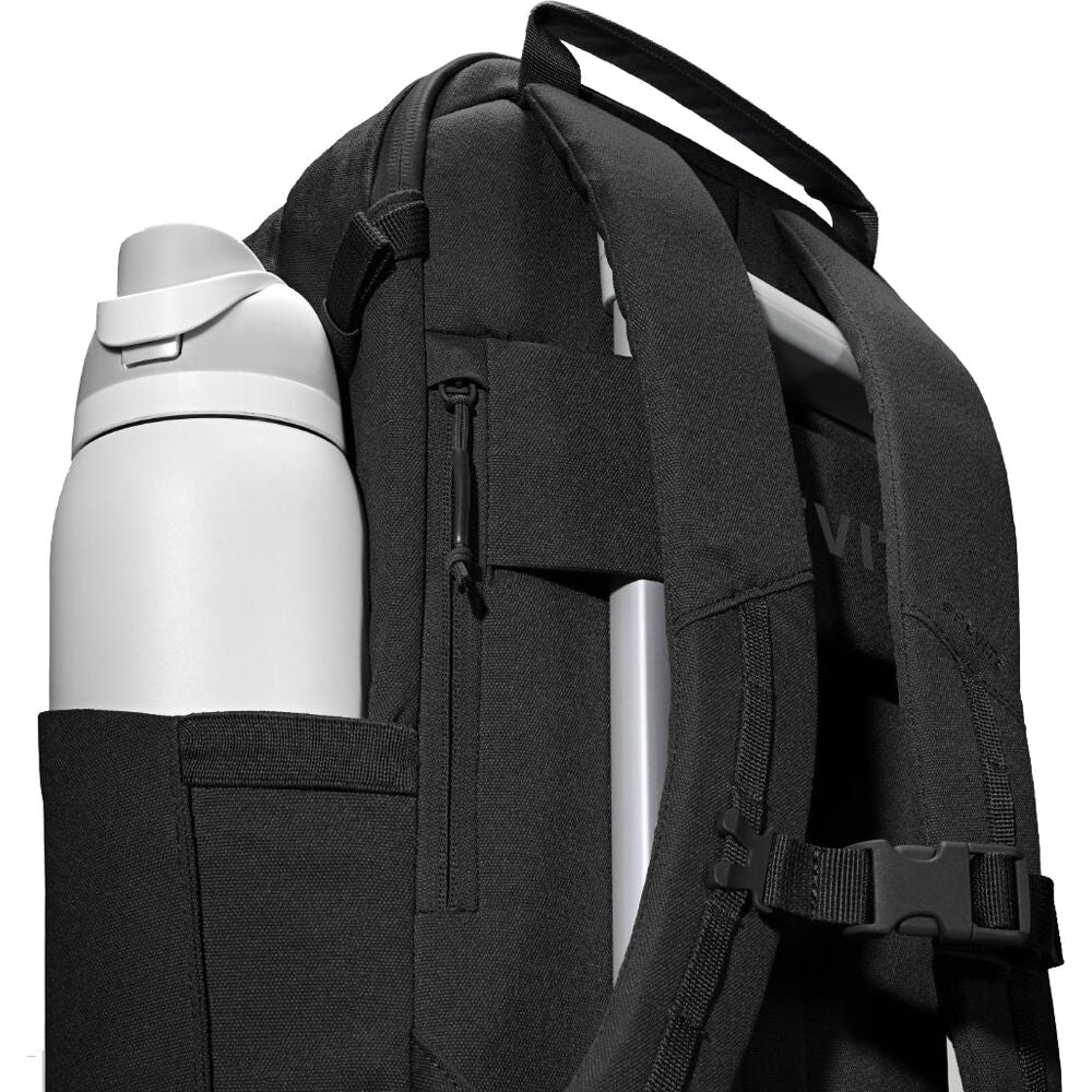 Mochila Brevite The Jumper 2026 Edición (Negro Triple, 23L) - detalle