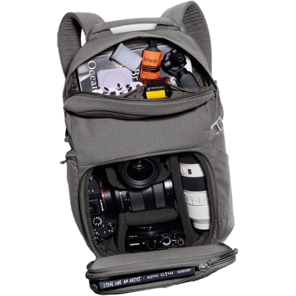 Mochila Brevite The Jumper 2026 Edición (Poppy Seed, 18L) - contenido de la caja