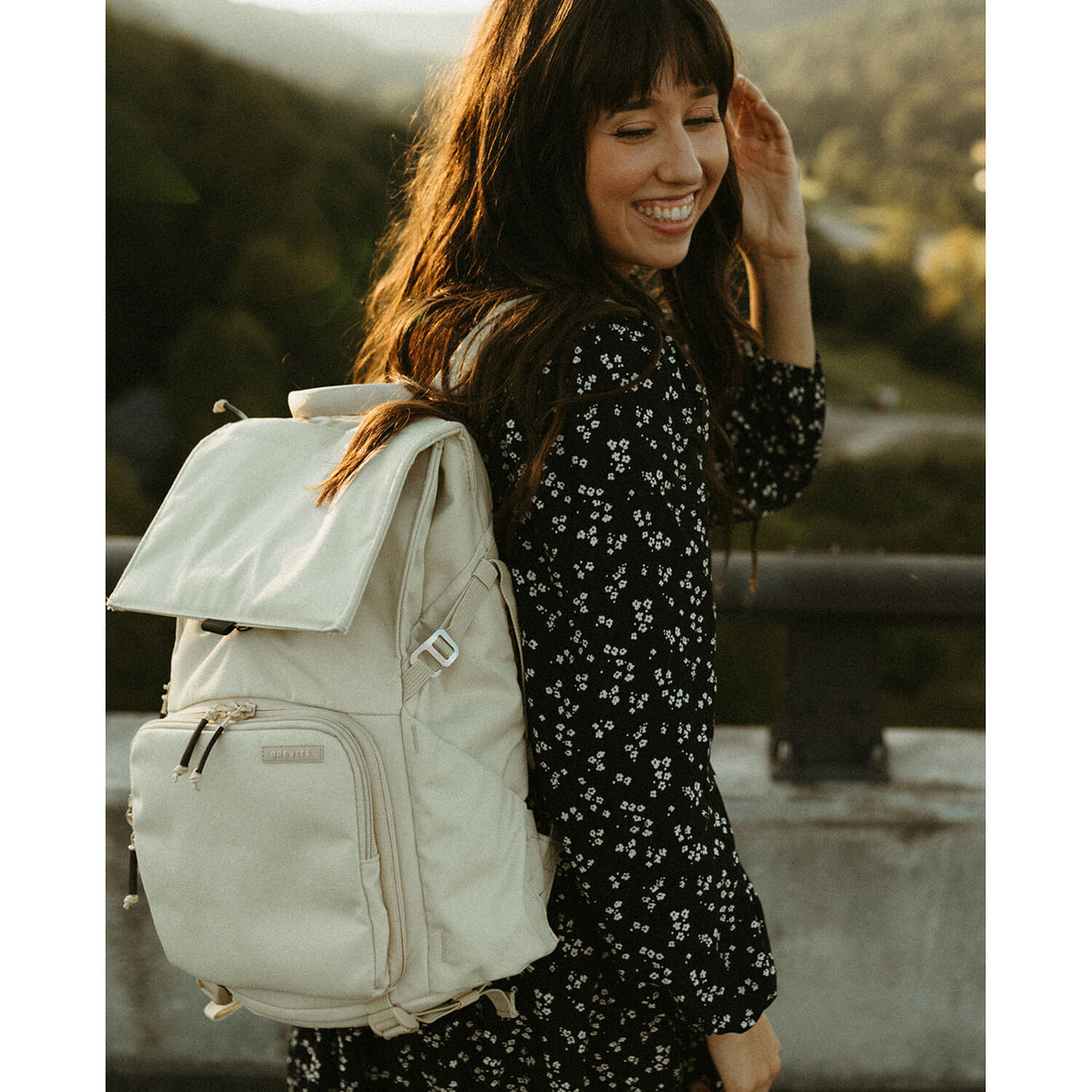 Mochila Brevite The Runner (Lemon Amarillo, 18L) - en uso