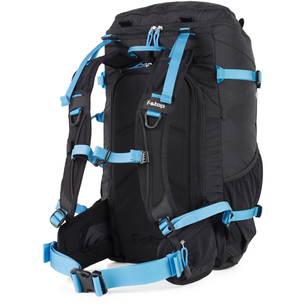 Mochila f-stop Kashmir UL 30L Essentials Bundle (Negro/Azul) - puertos y conexiones