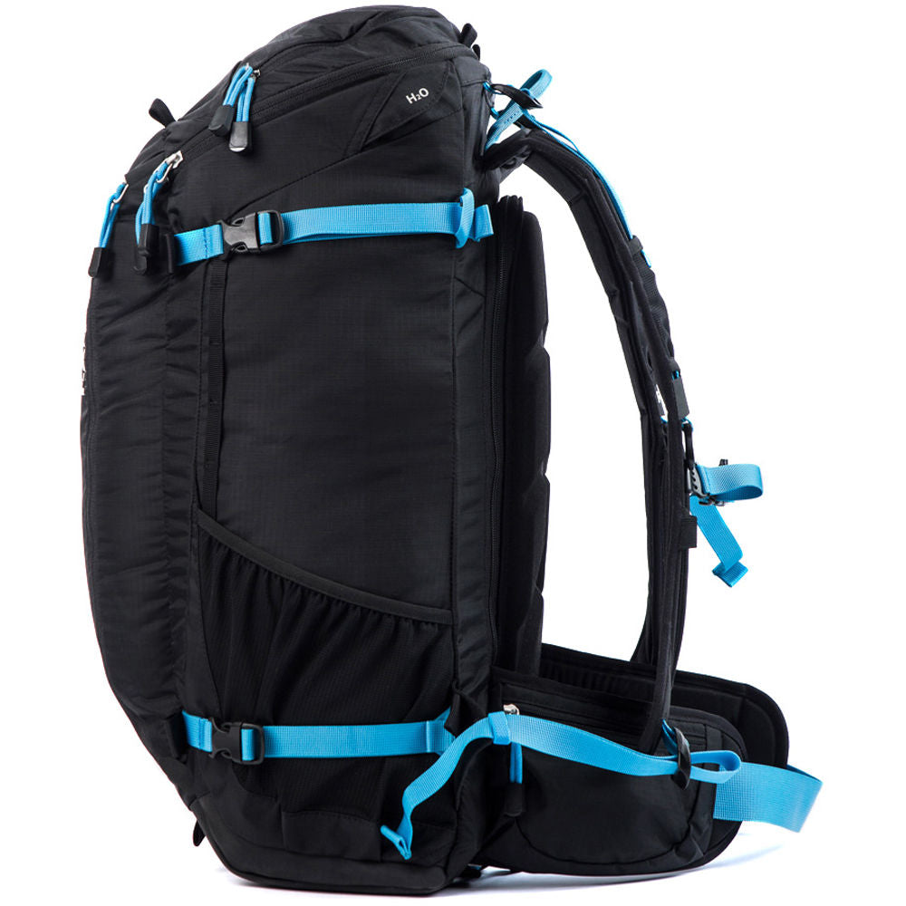 Mochila f-stop Loka UL (Negro/Azul, 37L) - vista trasera