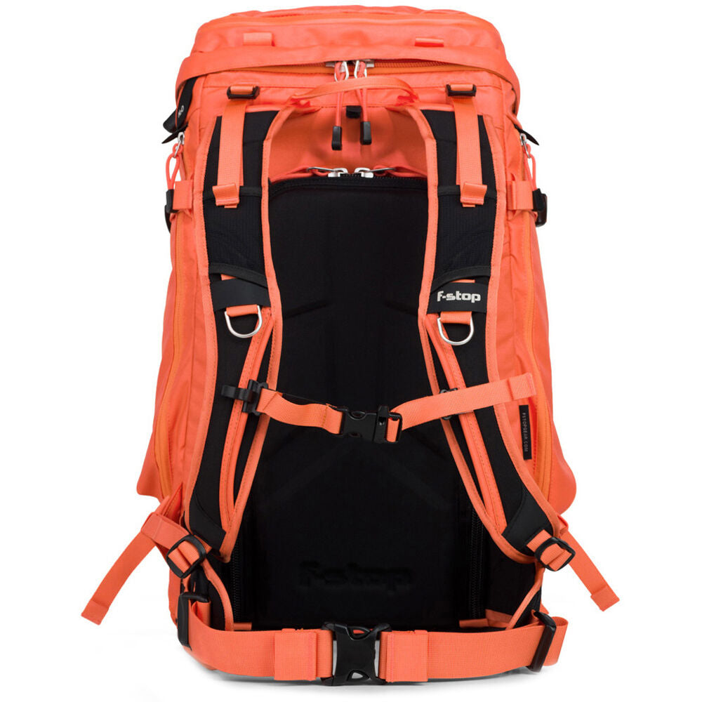 Mochila f-stop Mountain Serie Lotus Essentials Bundle (Matte Negro Anthracite, 32L) - puertos y conexiones