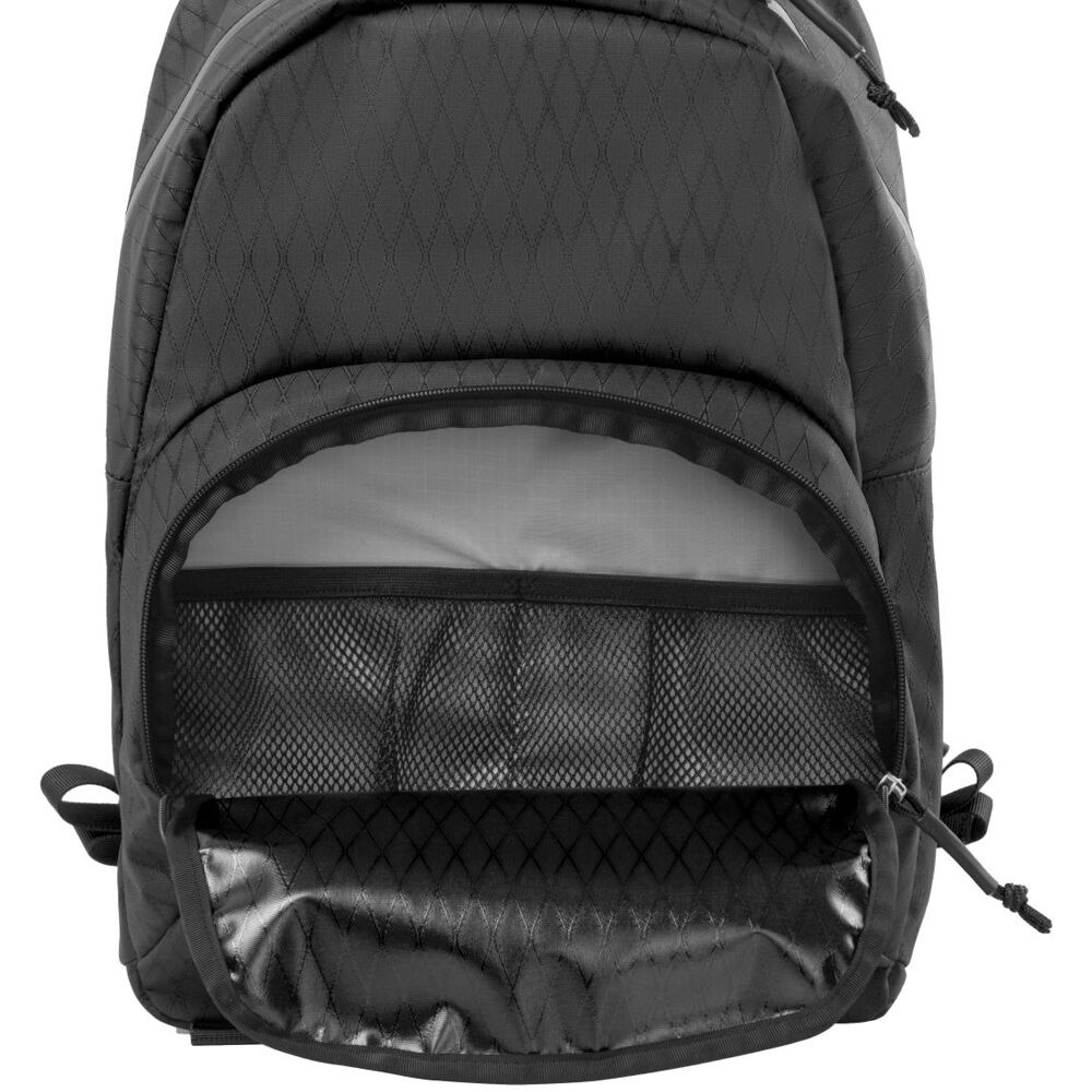 Mochila f-stop Rju Air 18L con Chico Shallow ICU (Negro Anthracite) - en uso