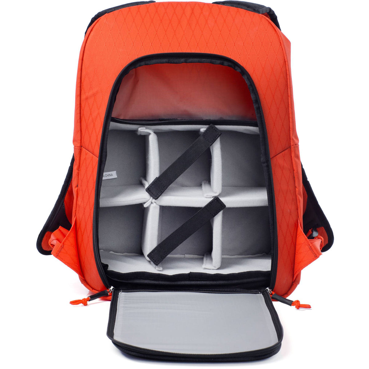 Mochila f-stop Rju Air 18L con Chico Shallow ICU (Rojo Magma) - vista frontal