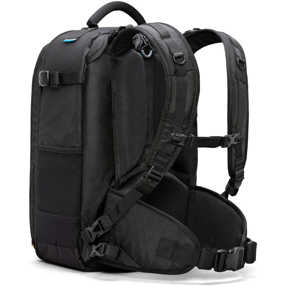 Mochila Gura Gear Kiboko 2.0 (Negro, 30L+) - puertos y conexiones