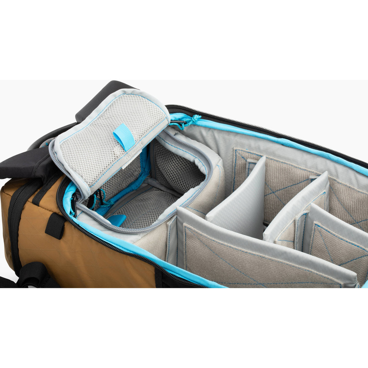 Mochila Gura Gear Kiboko City Classic Mini (Rojo, 12L) - puertos y conexiones