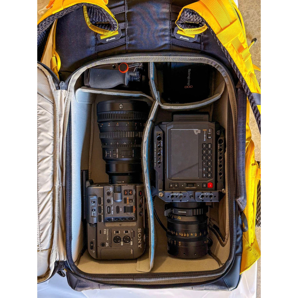 Mochila Leofoto todo en uno de viaje con Mediano inserto (Verde, 35L) - vista lateral