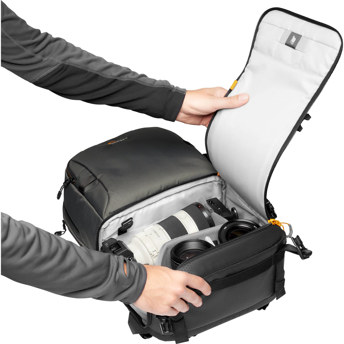 Mochila Lowepro Fastpack BP 250 AW III (Gris) - contenido de la caja