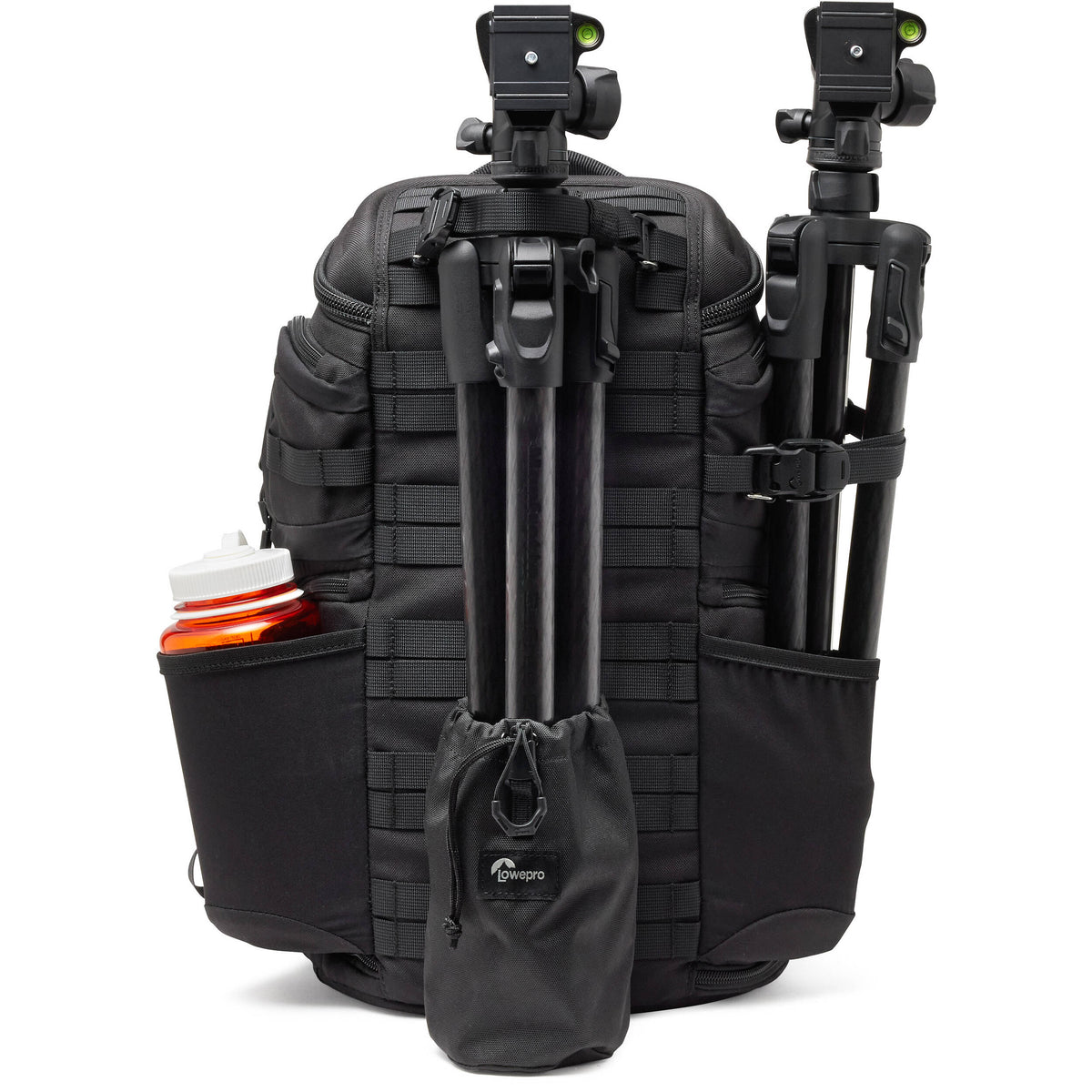 Mochila Lowepro ProTactic BP 350 AW III (Negro, 17L) - en uso