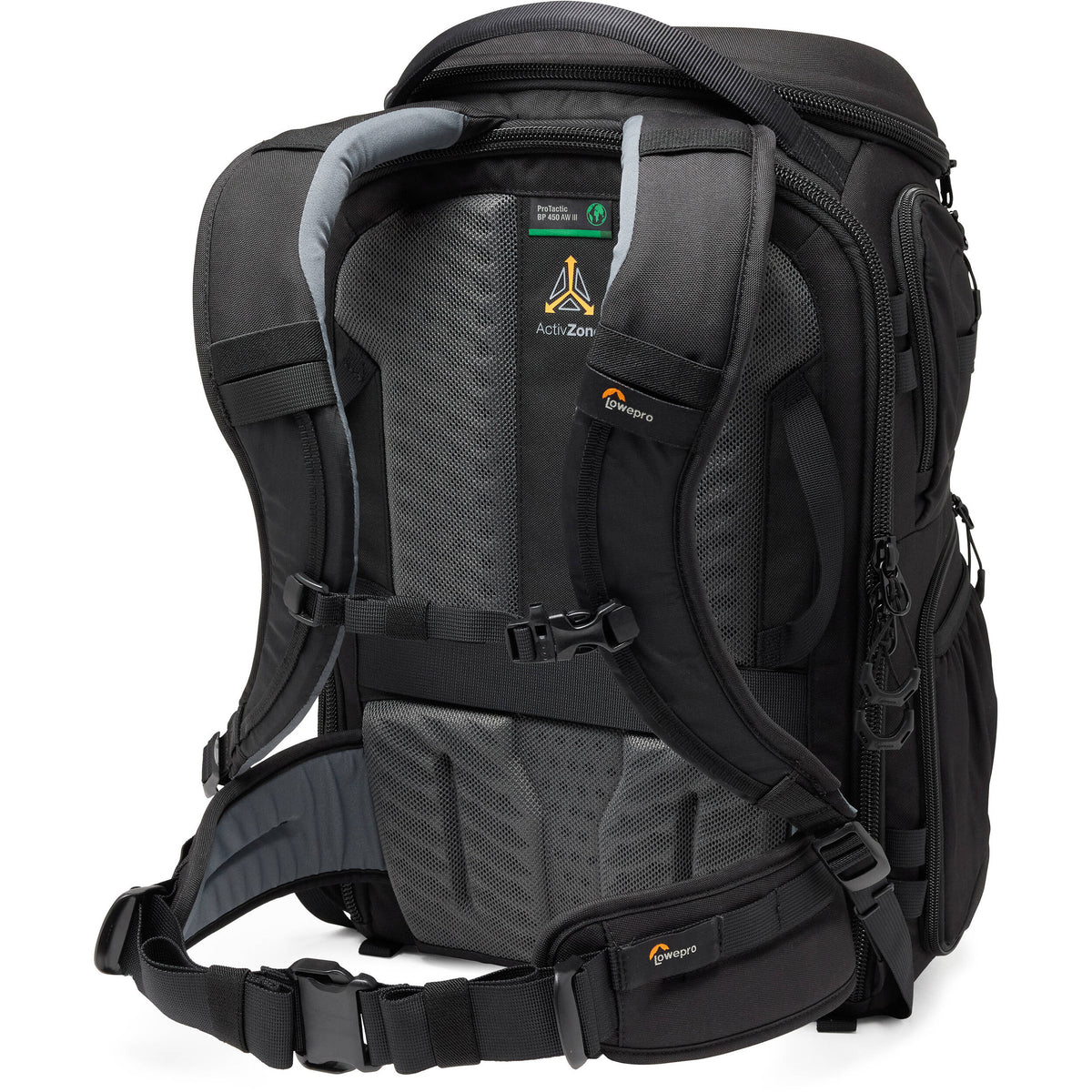 Mochila Lowepro ProTactic BP 450 AW III (Negro, 28L) - en uso