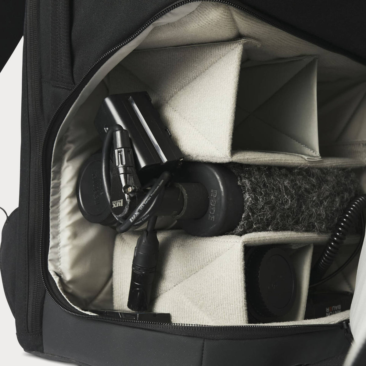Mochila Moment DayChaser Pack (Negro) - vista frontal