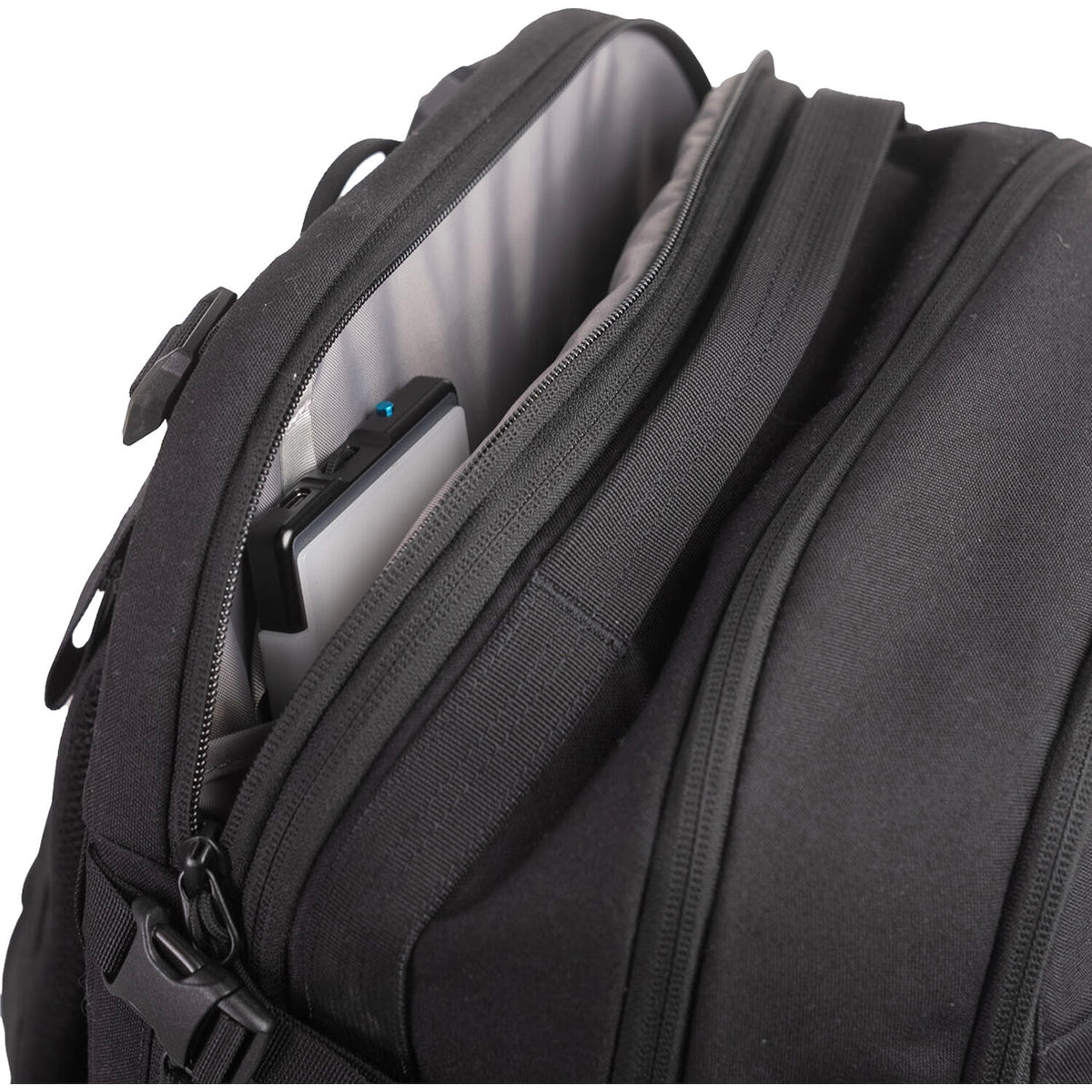 Mochila Moment DayChaser Pack (Negro) - contenido de la caja
