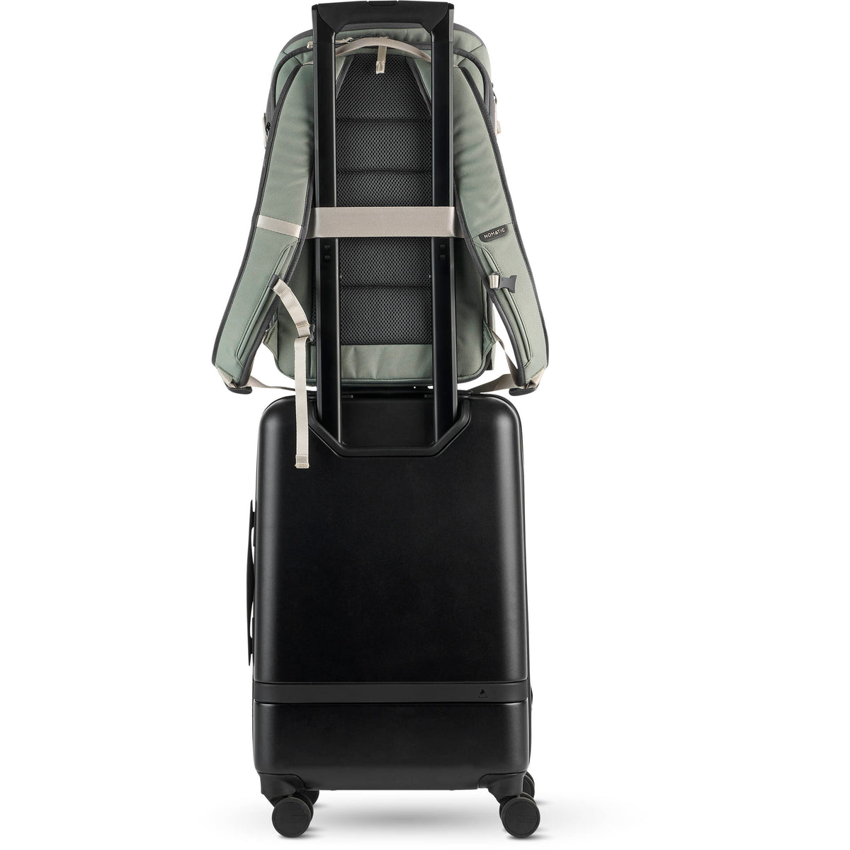 Mochila Nomatic LUMA Pack (Sage, 18L) - en uso
